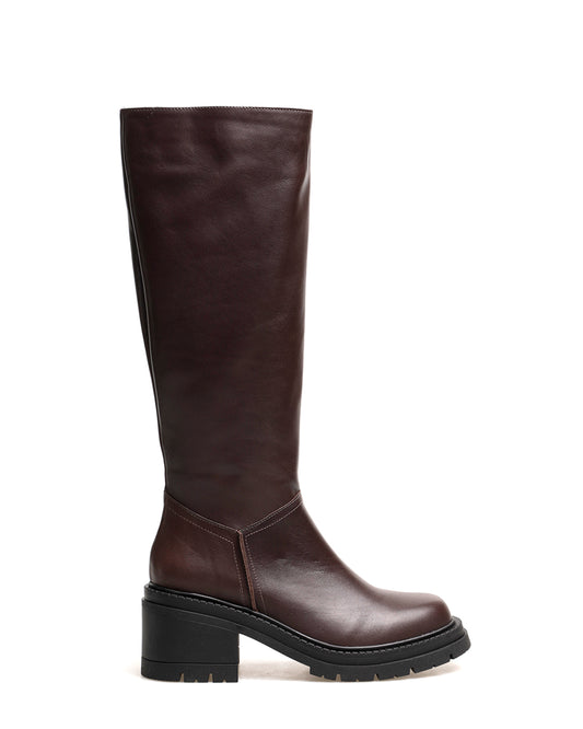 BOTA LARISA