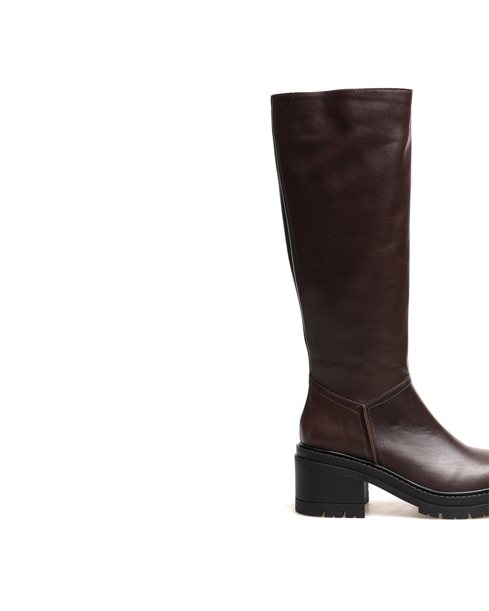 BOTA LARISA