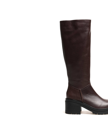 BOTA LARISA