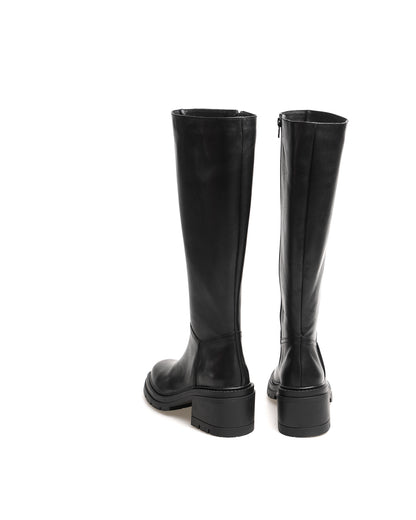 BOTA LARISA